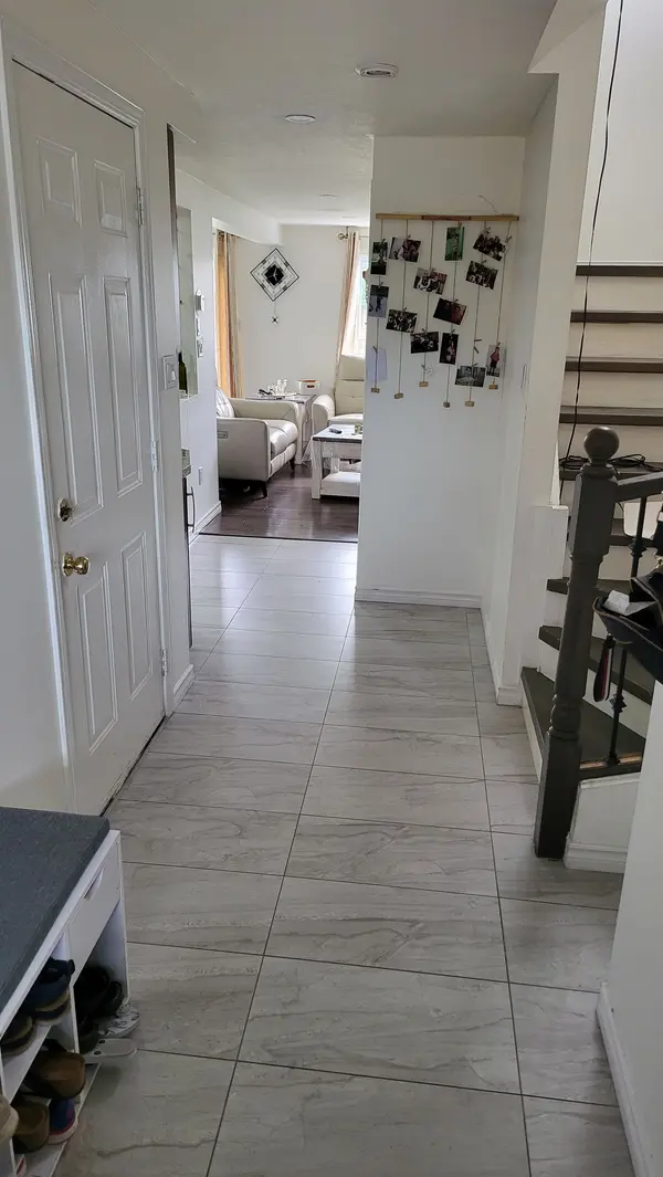 145 Stephanie DR, Guelph, ON N1K 1X7