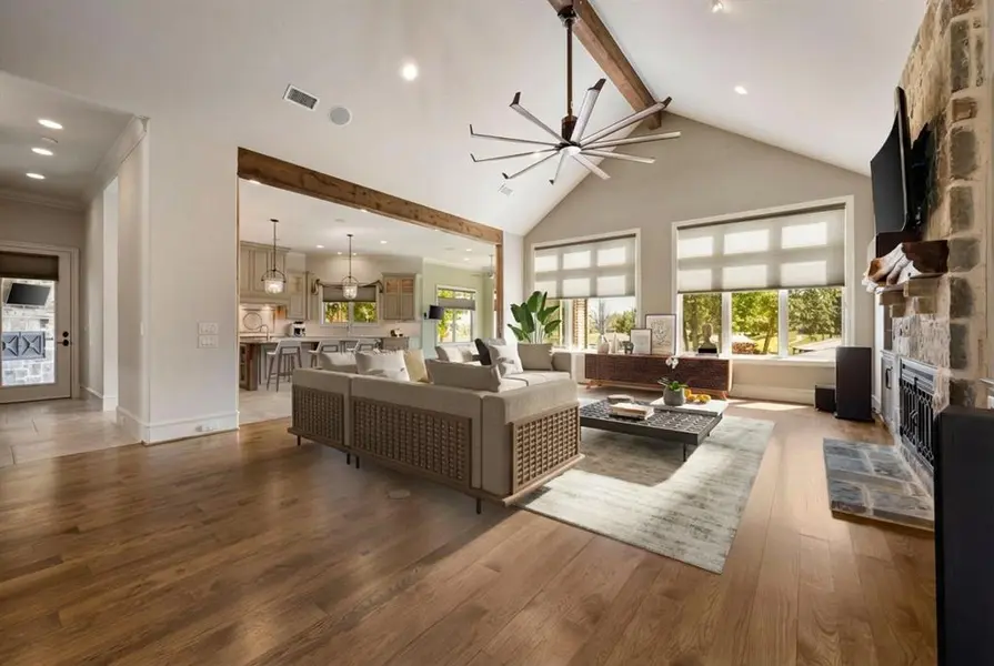 5581 Nancy Circle, Chandler, TX 75758