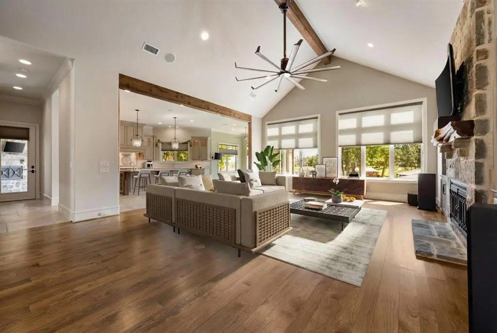 5581 Nancy Circle, Chandler, TX 75758