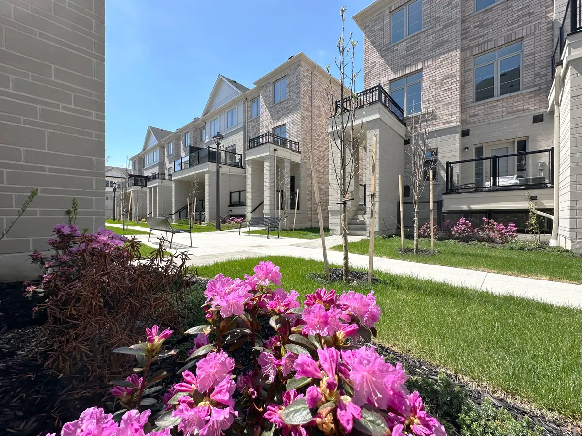 1655 Palmers Sawmill RD #1006, Pickering, ON L1X 0R3