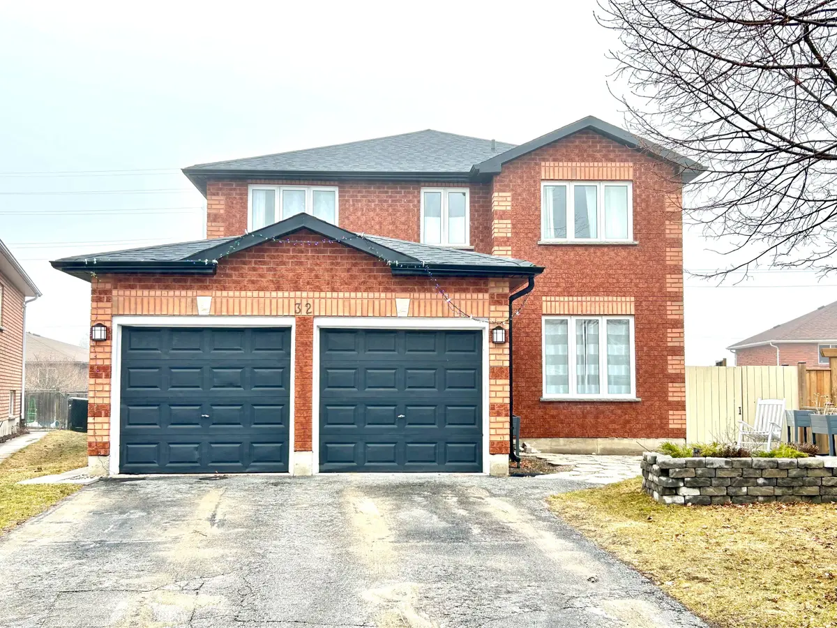 32 Ryan CT #Main, Barrie, ON L4M 6N7