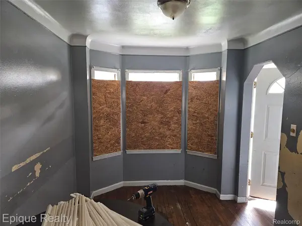 6166 Farmbrook ST, Detroit, MI 48224