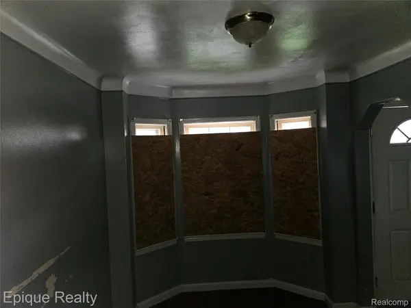 6166 Farmbrook ST, Detroit, MI 48224