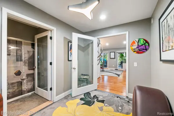 24459 Bloomington CT, Franklin Village, MI 48025