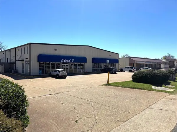 2060 E Texas Street, Bossier City, LA 71111