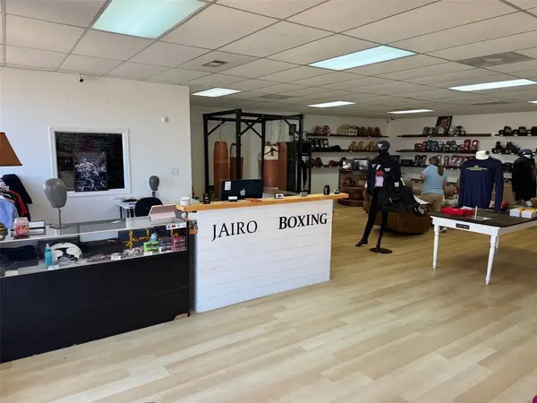 2060 E Texas Street, Bossier City, LA 71111