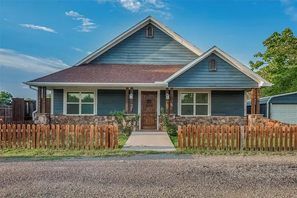 302 N Front Street,  Savoy,  TX 75479