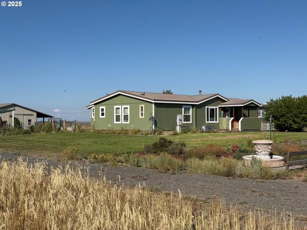 87479 N STAR LN, Christmas Valley, OR 97641