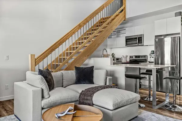 1 INDUSTRIAL PL #212B, Canmore, AB T1W1Y1