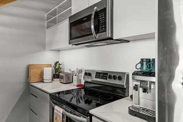 1 INDUSTRIAL PL #212B, Canmore, AB T1W1Y1