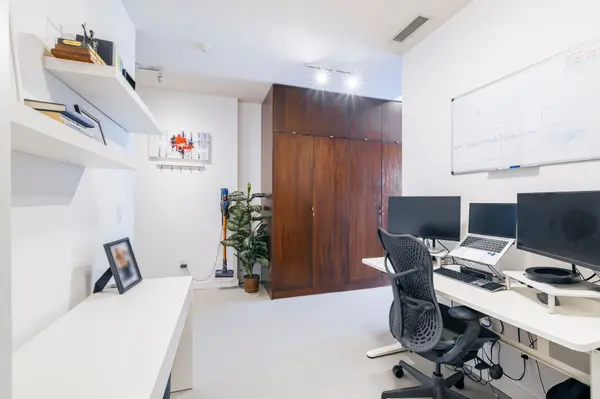 23 Brant ST #1002, Toronto C01, ON M5V 2L5