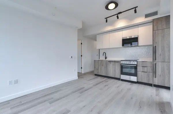 1635 Military TRL #701, Toronto E10, ON M1C 1B2