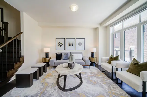 17 Duncombe LN, Richmond Hill, ON L4C 1C2