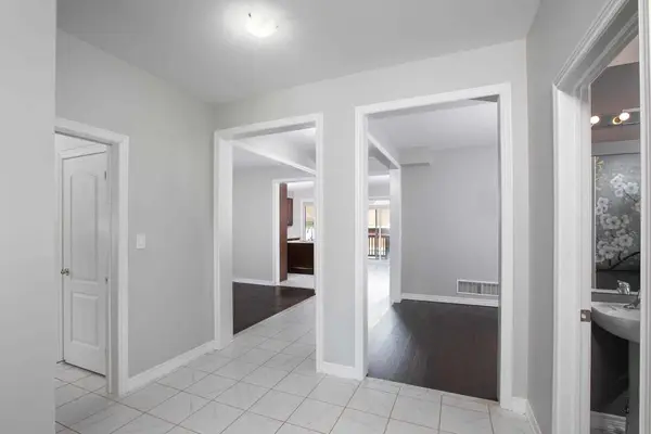 80 Robb Thompson RD, East Gwillimbury, ON L0G 1M0