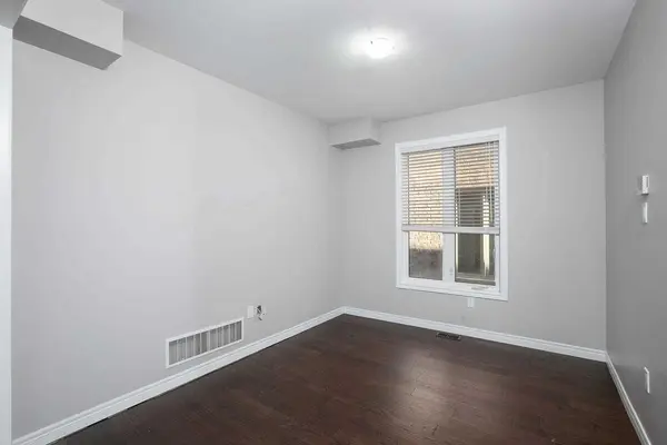 80 Robb Thompson RD, East Gwillimbury, ON L0G 1M0