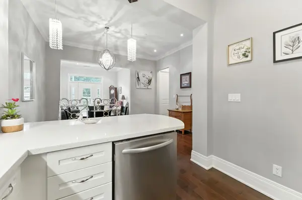 80 Burns BLVD #101, King, ON L7B 0B3