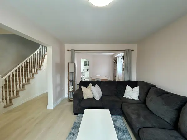 32 Ryan CT #Main, Barrie, ON L4M 6N7