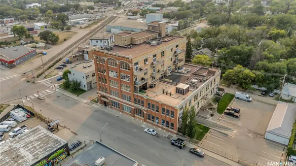 211 D AVENUE N #105, Saskatoon, SK S7L 1M7