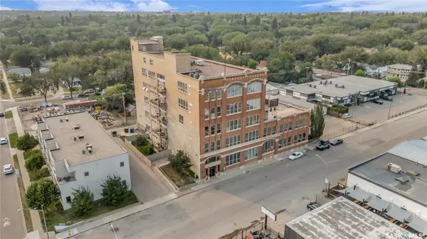 211 D AVENUE N #105, Saskatoon, SK S7L 1M7