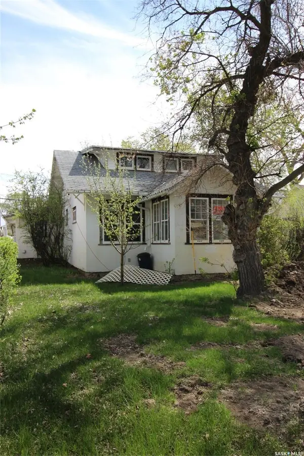 512 1st STREET W, Shaunavon, SK S0N 2M0