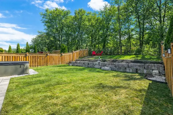 304 Barondale DR, Mississauga, ON L4Z 3T7