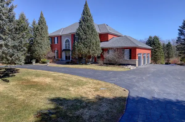 8 Deer Run CRES, Halton Hills, ON L7J 2L7