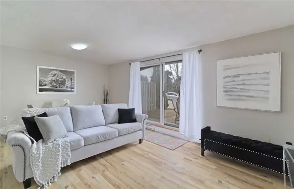 1016 Falgarwood DR #41, Oakville, ON L6H 2P5