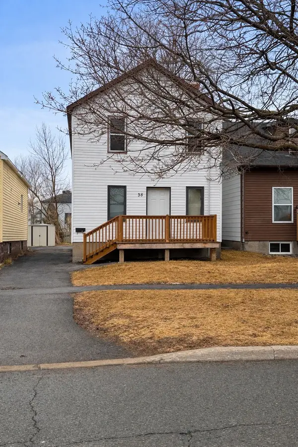 38 Danis AVE, Cornwall, ON K6H 5E3