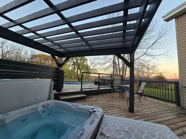 36 King ST E, Leeds And The Thousand Islands, ON K0E 1L0