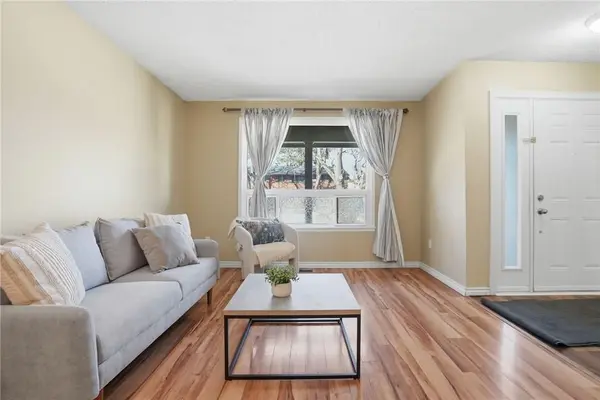 94 WENDOVER DR, Hamilton, ON L9C 5X5