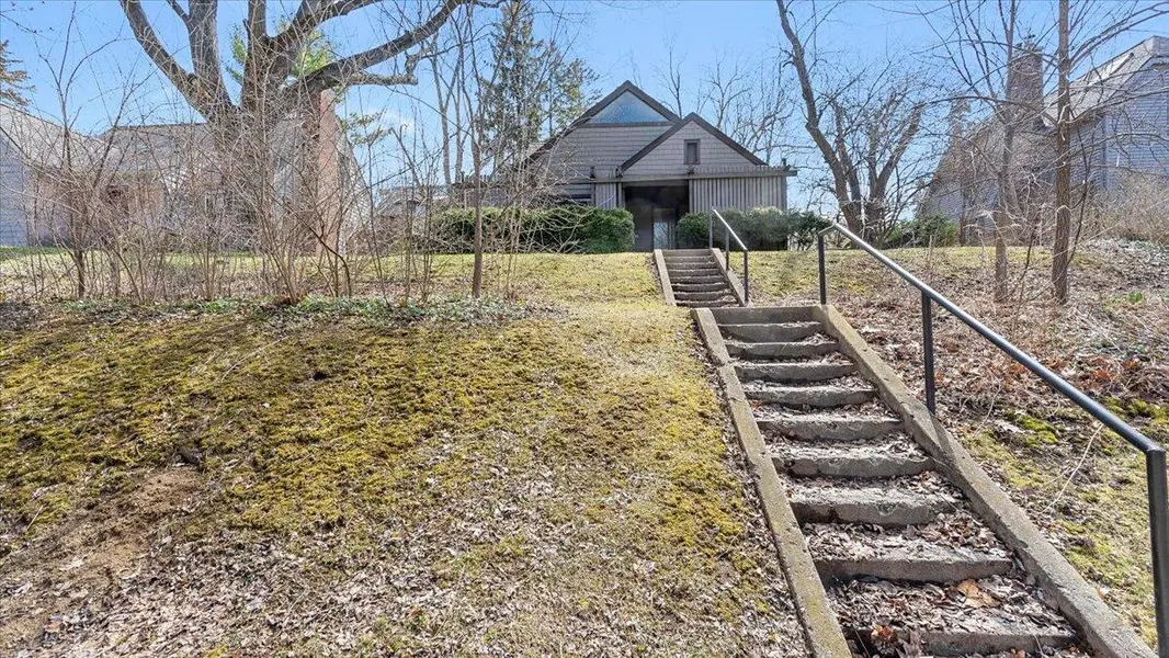 1307 Lutz AVE, Ann Arbor, MI 48103