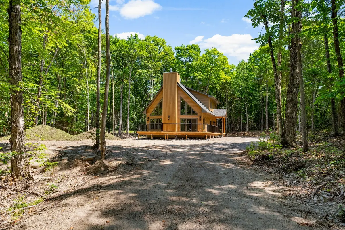 743 Lakewoods DR, Madawaska Valley, ON K0J 1B0