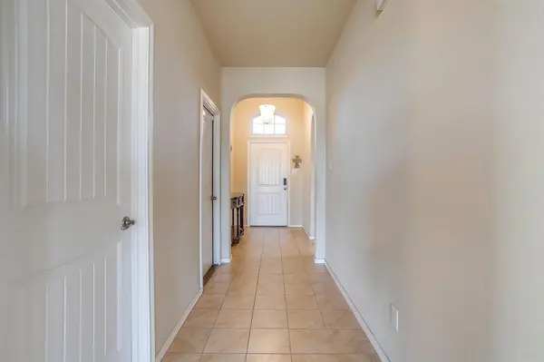 10256 Little Falls Trail, Fort Worth, TX 76177