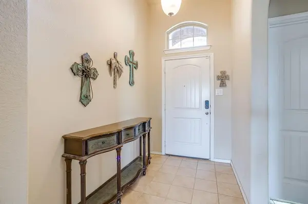 10256 Little Falls Trail, Fort Worth, TX 76177