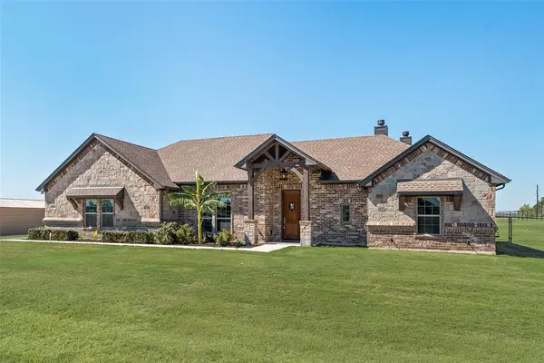 416 Christian Way, Azle, TX 76020
