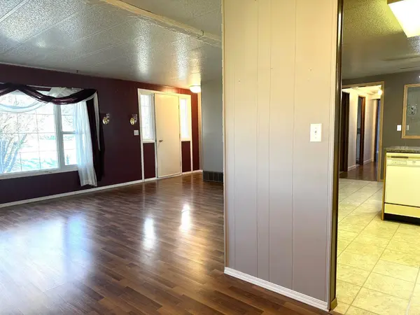 4601 50 AVE, Daysland, AB T0B1A0