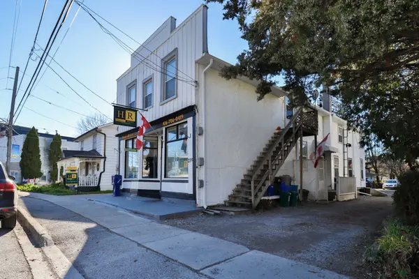 239 Main ST #4, King, ON L0G 1T0