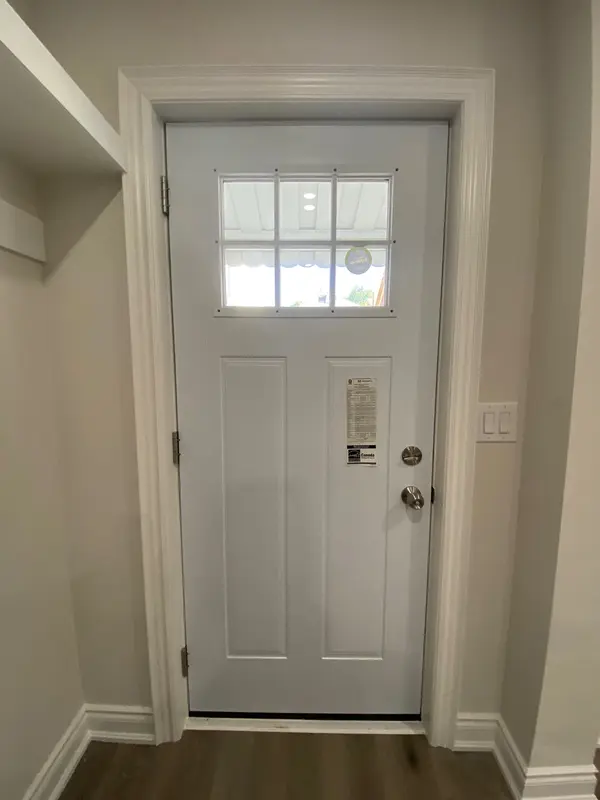 239 Main ST #4, King, ON L0G 1T0