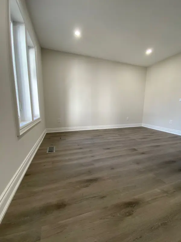 239 Main ST #4, King, ON L0G 1T0