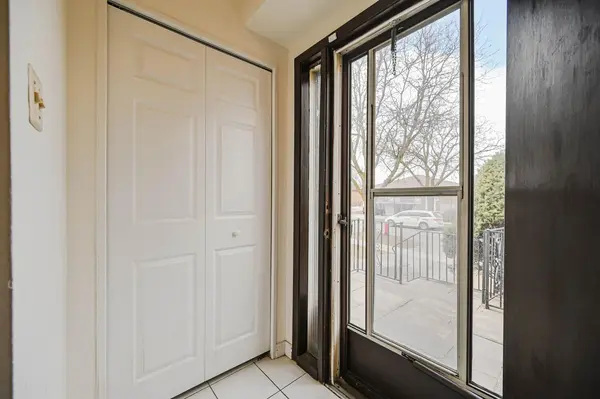 7232 Redfox RD, Mississauga, ON L4T 2L8