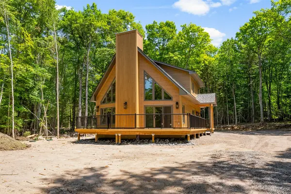 743 Lakewoods DR, Madawaska Valley, ON K0J 1B0