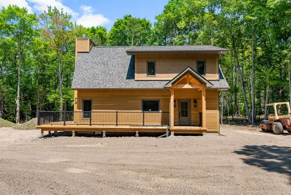 743 Lakewoods DR, Madawaska Valley, ON K0J 1B0