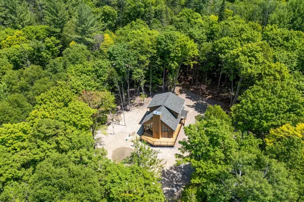 743 Lakewoods DR, Madawaska Valley, ON K0J 1B0