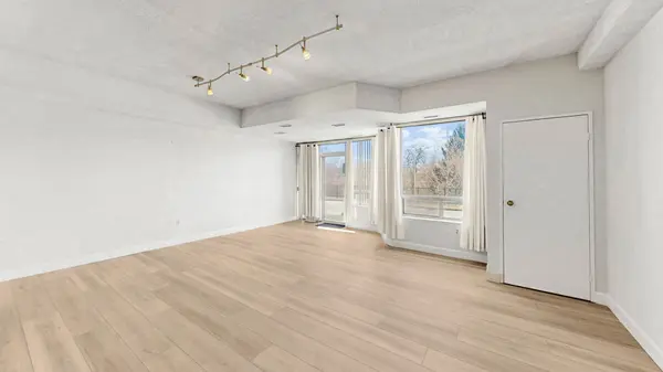 521 Riverside DR #106, London North, ON N6H 5E2