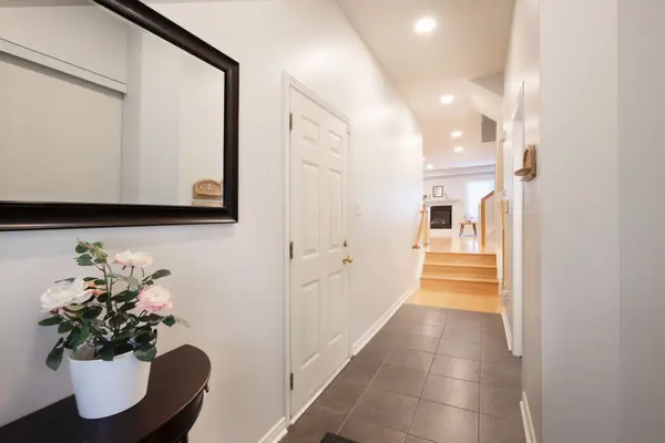 335 Hillsboro Private #106, Kanata, ON K2M 3B2