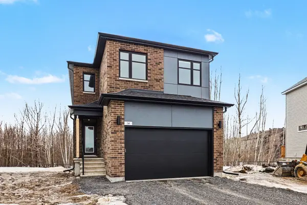 14 Academie ST, Russell, ON K0A 1W0