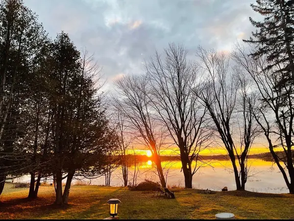 39 Columbine LN, North Algona Wilberforce, ON K0J 1T0