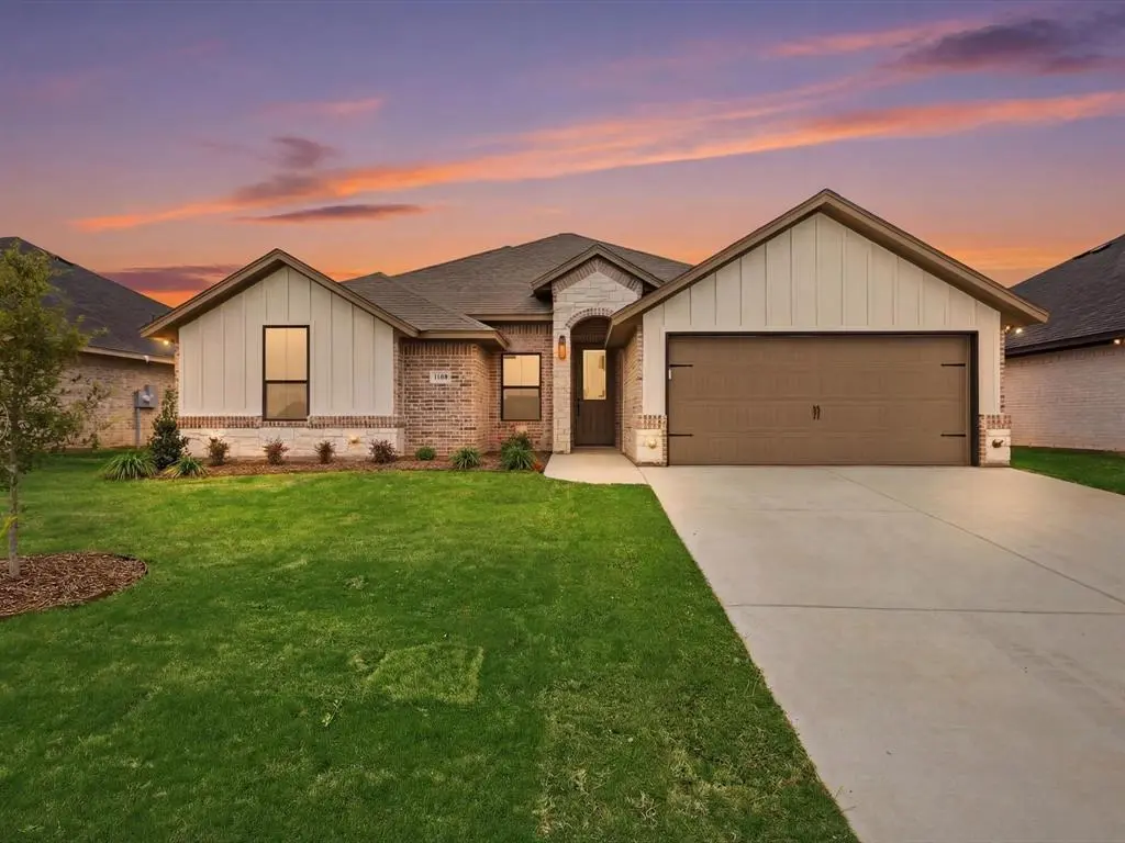 1360 Oleander Drive, Tolar, TX 76476