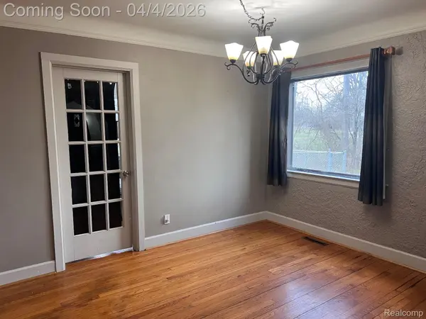 1502 M-52 HWY S, Owosso, MI 48867