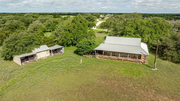 1333 Private Road 2120, Meridian, TX 76665